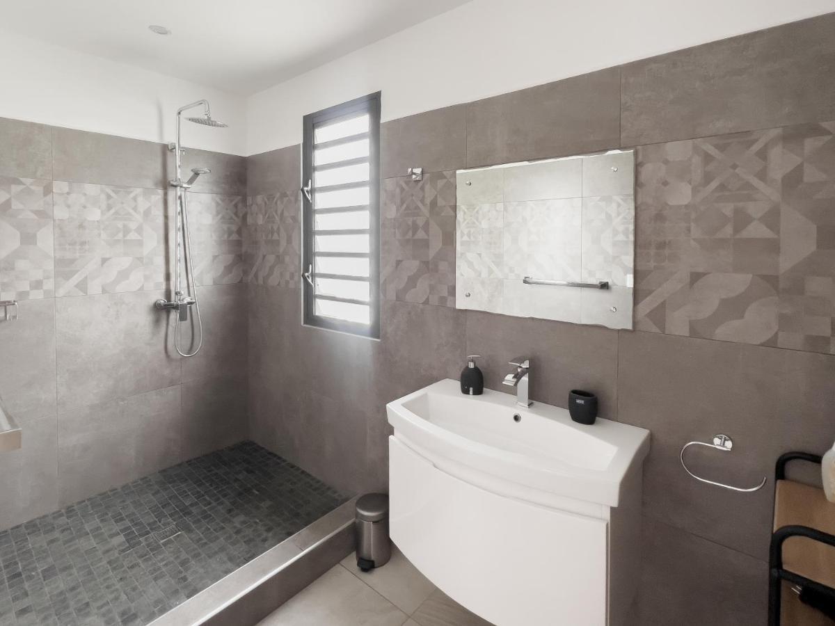 Residence Celestial - Premium 3 Bedrooms Villa With Volcanic Stone Pool กรองด์เบย์ ภายนอก รูปภาพ
